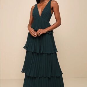 Elegant Green Tiered Maxi Dress